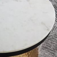 طاولة قهوة سيلڤيورا بسطح من الرخام الأصلي ابيض و ق...