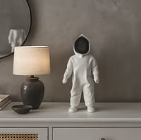 مجسم الرجل المخفي ابيض