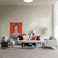 كنبة نوڤيرا بمقعدين قماش رمادي فاتح بأرجل معدن أسو...