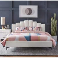 سرير كوين بتصميم ملكي منجد بقماش مخمل بلون اوف واي...