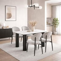 طاولة طعام بيليندا سطح رخام قاعدة معدن اسود مع 4 ك...