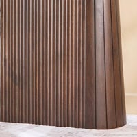 طاولة كونسول أفِرلا بسطح رخامي وقاعدة خشب سادة لون...