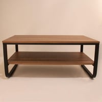 طاولة قهوة تارڤا خشب 2 دور لون خشبي مقاس 110x60x45...