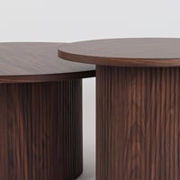 طقم طاولات فيوريلا دائري قطعتين خشب بني داكن