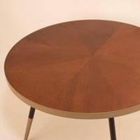 طاولة قهوة أرورا خشب بأرجل معدنية لون بني مقاس 81x...