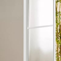 خزانة ملابس لامعة بباب مع مرآة من نافلورا