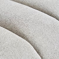 كنبة إيزولا بـ3 مقاعد و3 وسائد قماش بوكلية لون رما...