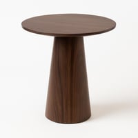 طاولة قهوة دائرية باللون البني بتصميم عصري مثالية...