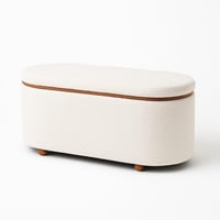 مقعد تخزين بتصميم أنيق ومبطن بقماش ناعم بلون أبيض...