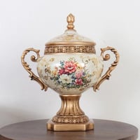 علبة حلوى رونق ريزن باللمسة الإيطالية ذهبية لامعة...