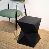 طاولة جانبية مربع بوليريسين لون اسود - من روميلا