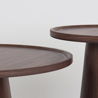 طقم طاولات دائرية بنية فاخرة إليما