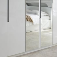 خزانة ملابس بـ6 أبواب عالية اللمعان مع درجين ومرآة...