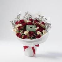 باقة ورد طبيعي مع شوكولاتة باتشي 150 جرام | هدية ف...