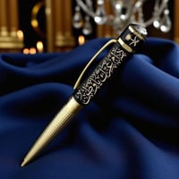 قلم فاخر أسود ذهبي مزين بحجر زركون مع نقش الاسم دا...