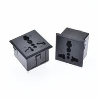 فيش كهربائي ثلاثي