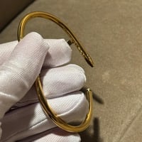 سوار من مجموعة "جوست آن كلو"