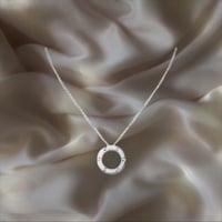 عقد من مجموعة LOVE