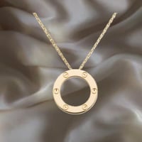 عقد من مجموعة LOVE