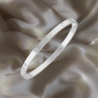 سوار من مجموعة LOVE