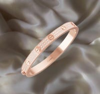 سوار من مجموعة LOVE| عريضه مرصوف