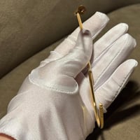 سوار من مجموعة "جوست آن كلو"