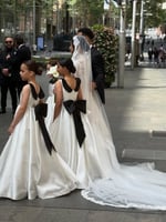 فستان مناسبات مع شرايط فيونكه أسود