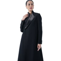 عبايه بليزر اسفنج بالكتف من الداخل