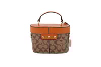 شنطة كروس كاي من قماش سيغنتشر من كوتش