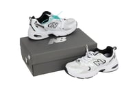 حذاء رياضي نيو بالانس 530 – أبيض وأسود