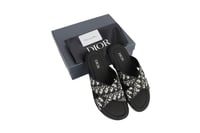 شبشب ديور رجالي نقشة كلاسيكية بالأسود والرمادي