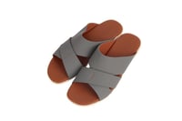 سليبر Loro Piana رجالي بتصميم جلدي أنيق