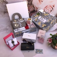 هدية ديور نسائية متكاملة مع مبخرة وشنطة أنيقة