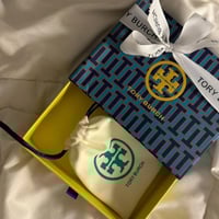 دبلة نسائية ذهبية – تصميم فاخر من توري بروش