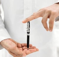 قلم فضي بالاسم