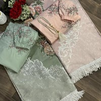 طقم صلاة سجادة مع شرشف ومصحف مغلف