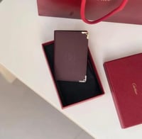 بوك كارتير احمر داكن – إصدار 2025 مع تغليف أنيق