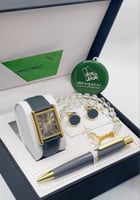 طقم اليوم الوطني بتصميم كارتير مع شعار المملكة