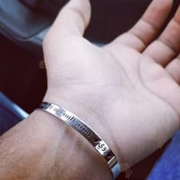 اسوارة رجالي بالاسم مطلية بالذهب أو بالفضه