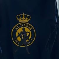 بلوفر شتوي بشعار النصر لون ازرق