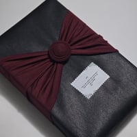 شماغ مونت بلانك احمر فاتح بتصميم انيق وفاخر