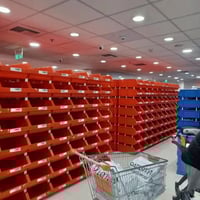 صندوق قطع غيار بلاستيك أخضر مقاس 9 - قابل للتكديس...