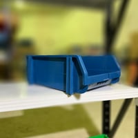 صناديق قطع غيار بلاستيك أزرق مقاس 9 - قابل للتكديس...