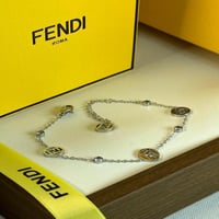أسوارة نسائية من ماركة فندي FENDI