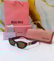 أضفي لمسة من الفخامة مع نظارات Miu Miu الشمسية