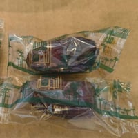 عنبر محشي بالوز 10 كيلو مغلف بالحبة