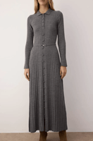 فستان تريكو مضلع بتفاصيل حزام معدني من أنثراسيت TC...