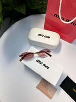 نظارة miu miu عدسه وردي