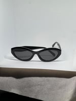 نظارة PRADA المشهورة