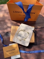 إسوارة LOUIS VUITTON معدن ذهبي